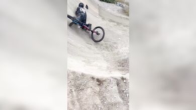 Nepovedený backflip na kole