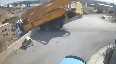Nedostatečné brždění před zatáčkou