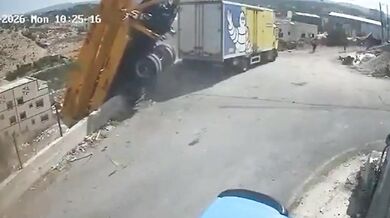 Nedostatečné brždění před zatáčkou