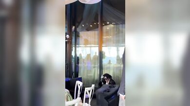 Dvojník Michaela Jacksona v restauraci: Při vystoupení na něj spadl těžký reproduktor