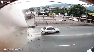 Výbuch vodovodního potrubí ve Venezuele