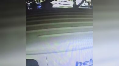 Řidič ztratil kontrolu nad vozidlem a vjel přímo do kavárny v Turecku