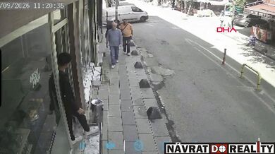 Dopravní nehoda skončila srážkou s chodci