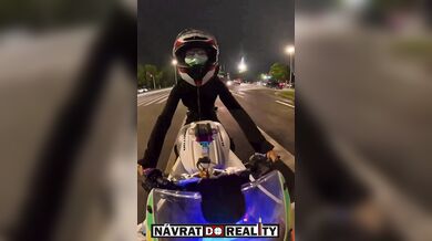Nákladní vozidlo srazilo motorkáře