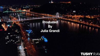Prsatá blondýna Katalina Kyle úplně zešílela po tvrdém mrdání do análu