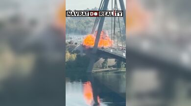 Ruský útok na most v Kyjevě: Při náletu na klíčové spojení přes řeku byli zraněni dva lidé
