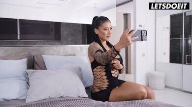 Dokonalá MILFka Mariana Martix má sex se sousedem s velkým čurákem