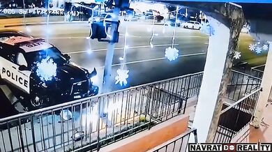 Policejní vůz srazil chodce v Kalifornii: Muž skončil v kritickém stavu v nemocnici