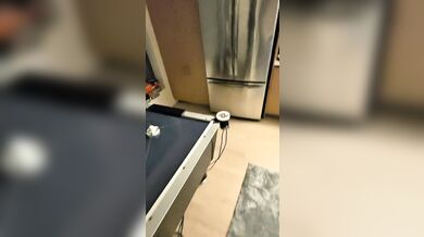 Youtuber sestrojil robota na air hockey: Stroj zvládá bránit i vracet puky