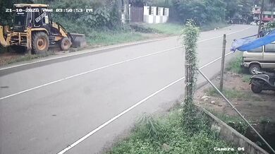 Muže srazilo auto na silnici