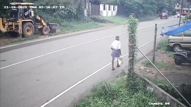 Muže srazilo auto na silnici