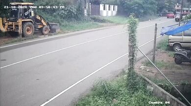 Muže srazilo auto na silnici