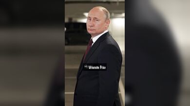 Zelenskyj a Putin u nákupního auta: Vtipné video ukazuje překvapení v kufru staré lady