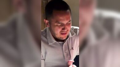 Lékař nestihl porod, a tak dceru přivedl na svět sám otec