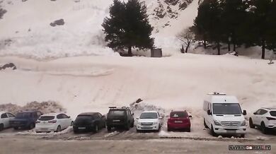 Lavina vs. parkoviště