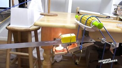 Rube Goldbergův stroj na moučník