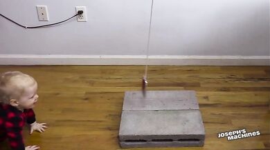 Rube Goldbergův stroj na moučník