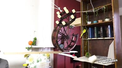 Rube Goldbergův stroj na moučník