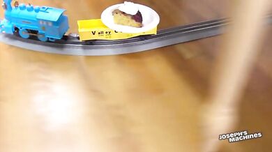 Rube Goldbergův stroj na moučník