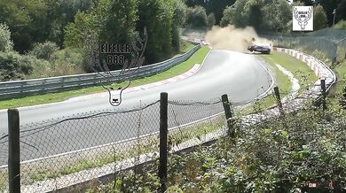 Rozstřelené Porsche 911 na Nordschleife
