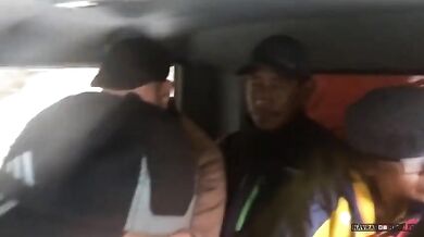 Nebezpečná cesta pod vodopádem