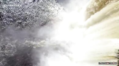 Sjezd vodopádu (2 videa)
