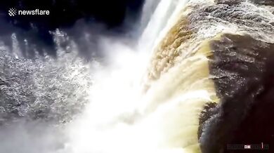 Sjezd vodopádu (2 videa)