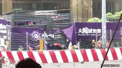 Vážná nehoda Sophie Flörschové v Macau (2 videa)