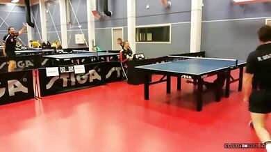 Parádní výměna v ping-pongu