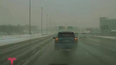 Autopilot vozu Tesla v akci