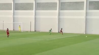 Fotbalista vs. sloup