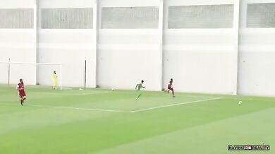 Fotbalista vs. sloup