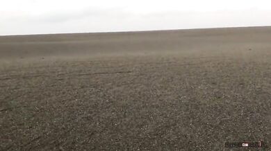 Sopečná pemza na hladině