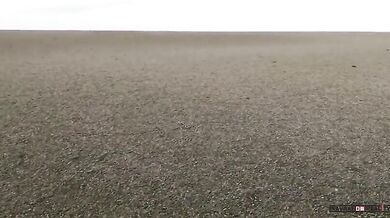 Sopečná pemza na hladině