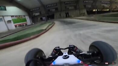 Kamera na závodním autíčku