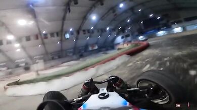 Kamera na závodním autíčku