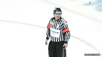 Komunikace hokejových rozhodčích