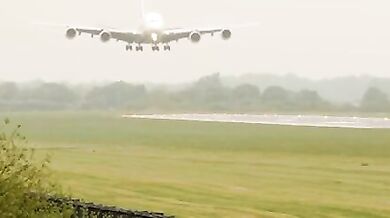 Přistání Airbusu A380