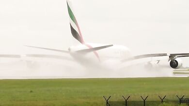 Přistání Airbusu A380