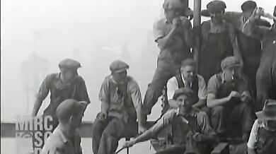 Výstavba mrakodrapu v roce 1930