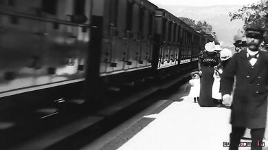 Příjezd vlaku v roce 1895