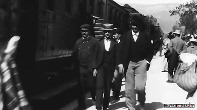 Příjezd vlaku v roce 1895