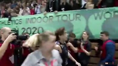 Světový rekord ve skoku o tyči