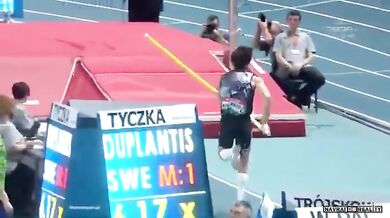 Světový rekord ve skoku o tyči